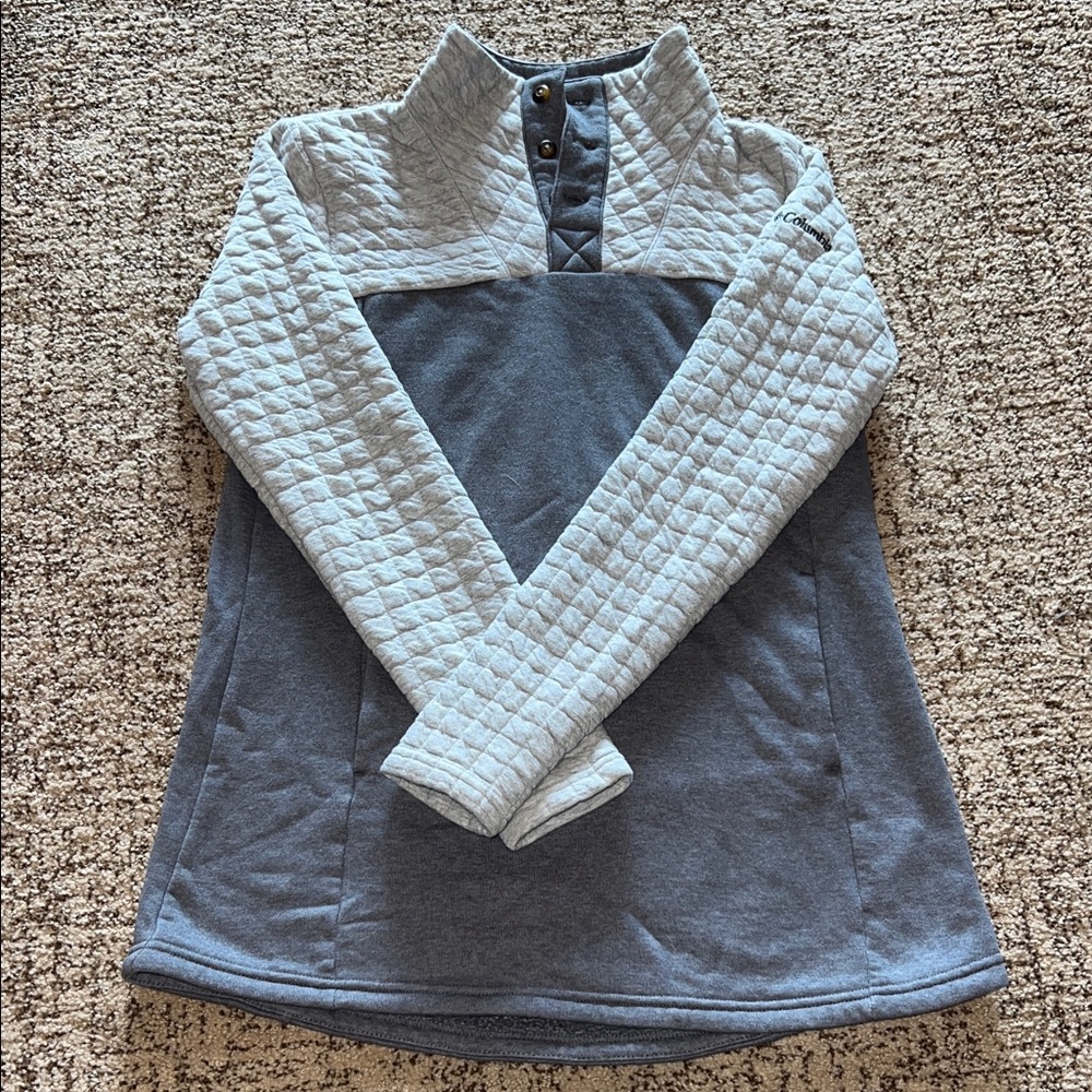 Gray Colombia Quilted Pullover
